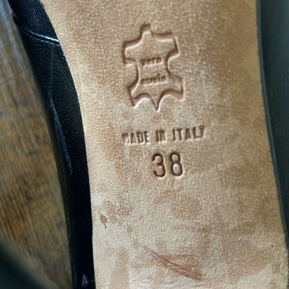 Jimmy Choo Black Leather
Cut-Out Pointed Toe Pumps Size 38 - Picture 12 of 13